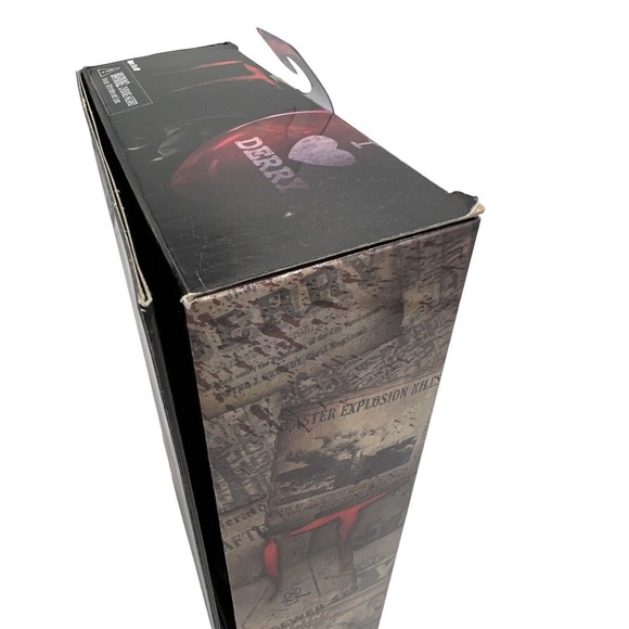 NECA IT 2017 Ultimate Bloody Pennywise & IT Chapter 2 Ultimate Pennywise Figures - Picture 16 of 16